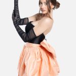 Gants noirs en micro-résille avec volants